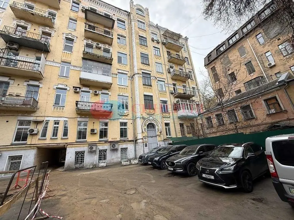 Фото Продаю 2 кімнатну квартиру, 72 кв. м, Музейний пров.  Київ, ціна: 236000 USD, код 5612