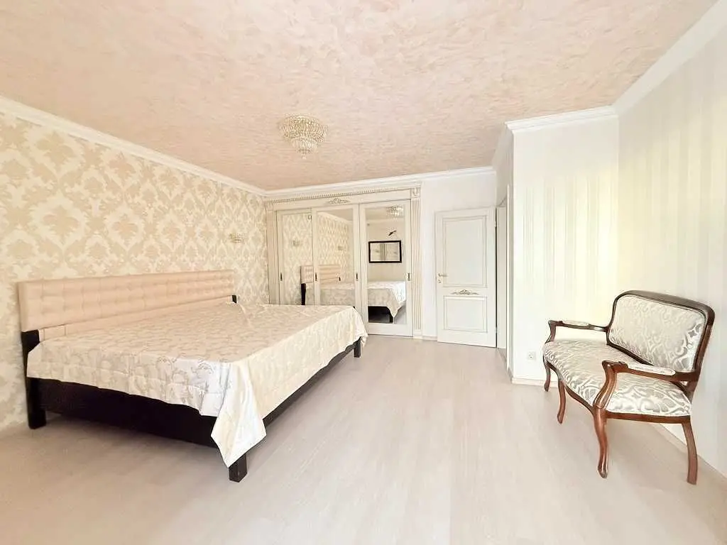Фото Продаю 1 кімнатну квартиру, 65 кв. м, Практична вул. 2 Київ, ціна: 129000 USD, код 5614