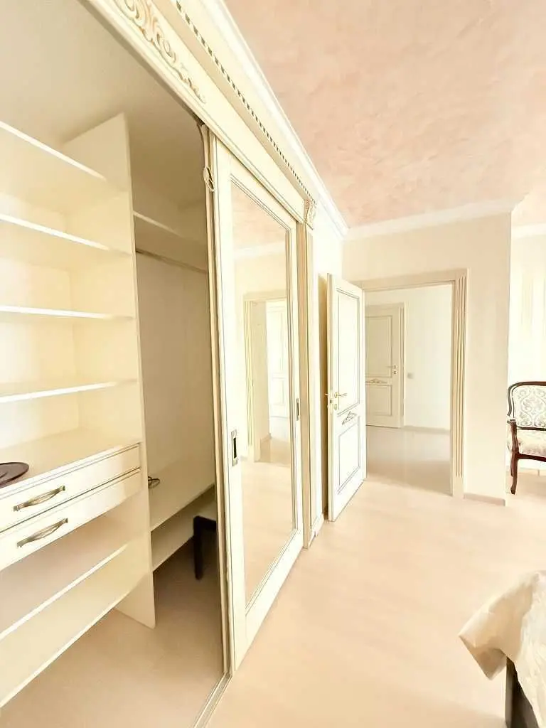 Фото Продаю 1 кімнатну квартиру, 65 кв. м, Практична вул. 2 Київ, ціна: 129000 USD, код 5614
