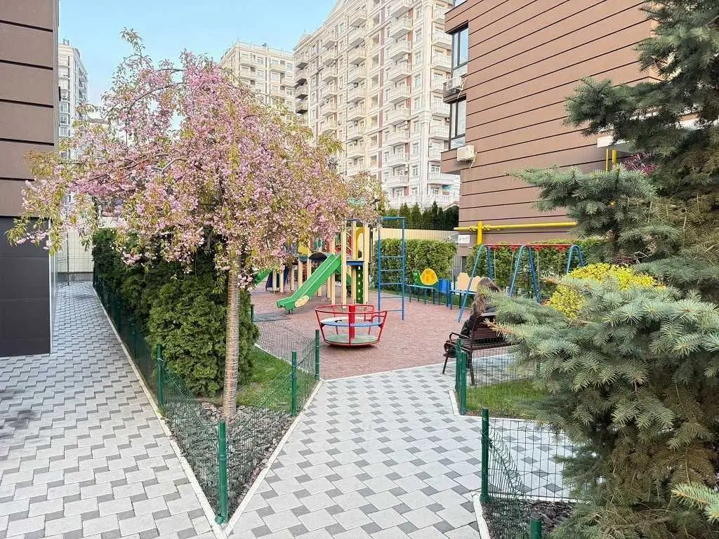 Фото Продаю 1 кімнатну квартиру, 65 кв. м, Практична вул. 2 Київ, ціна: 129000 USD, код 5614