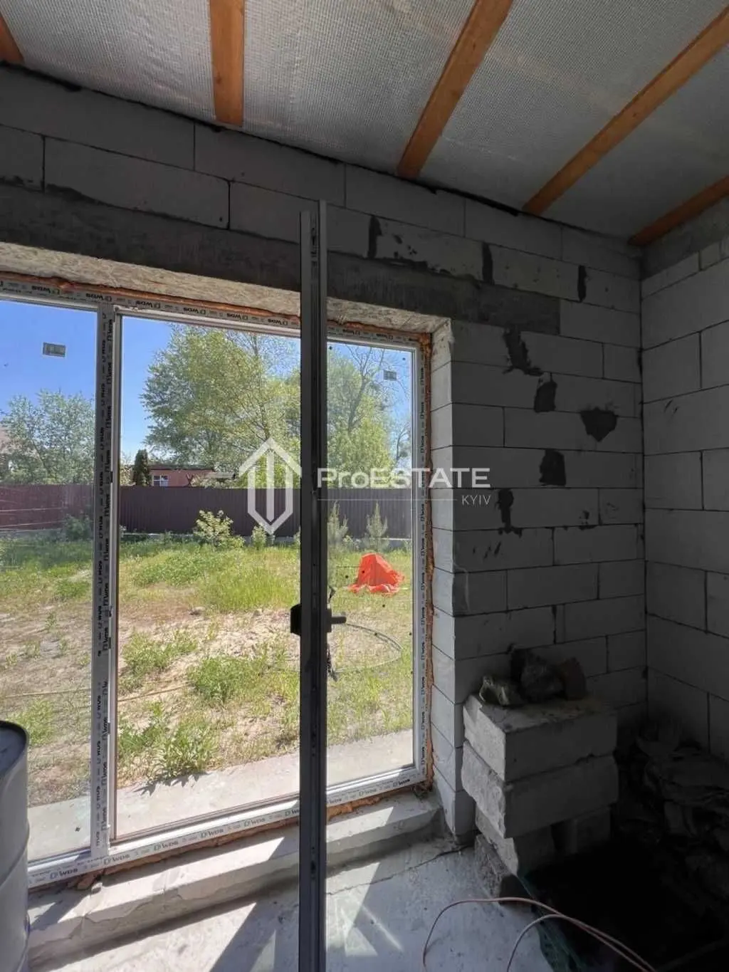 Фото Продаю будинок, 110 кв. м, Центральна вул.  Гнідин, ціна: 85000 USD, код 5632