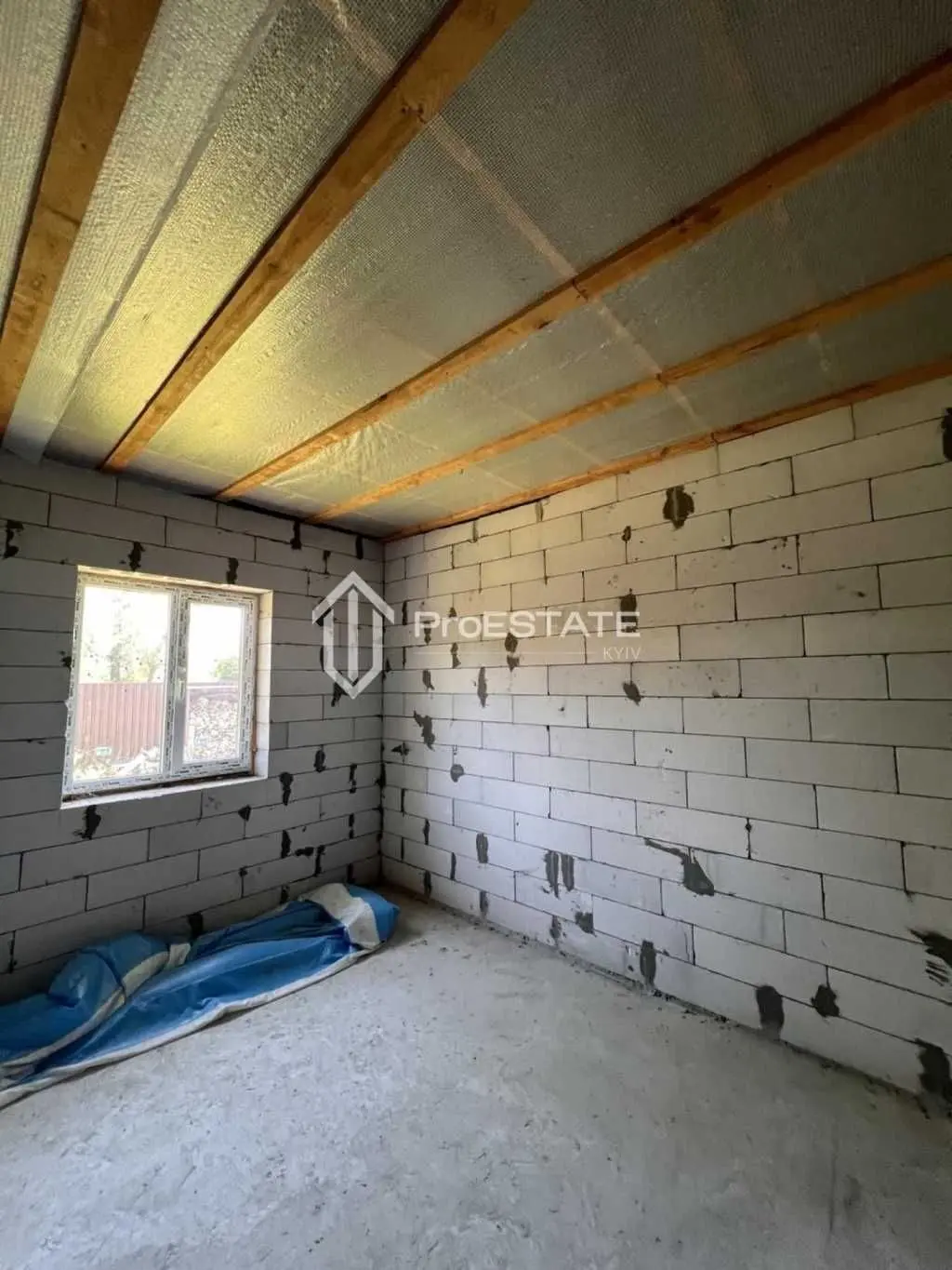 Фото Продаю будинок, 110 кв. м, Центральна вул.  Гнідин, ціна: 85000 USD, код 5632
