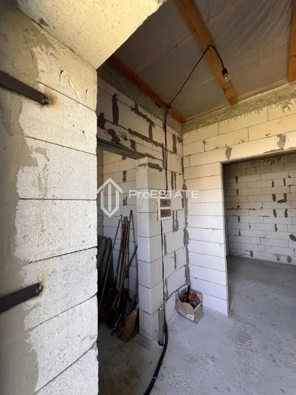 Фото Продаю будинок, 110 кв. м, Центральна вул.  Гнідин, ціна: 85000 USD, код 5632