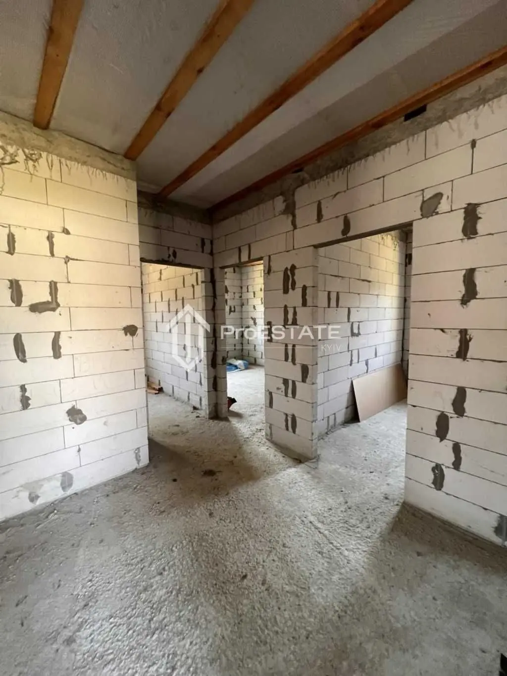 Фото Продаю будинок, 110 кв. м, Центральна вул.  Гнідин, ціна: 85000 USD, код 5632