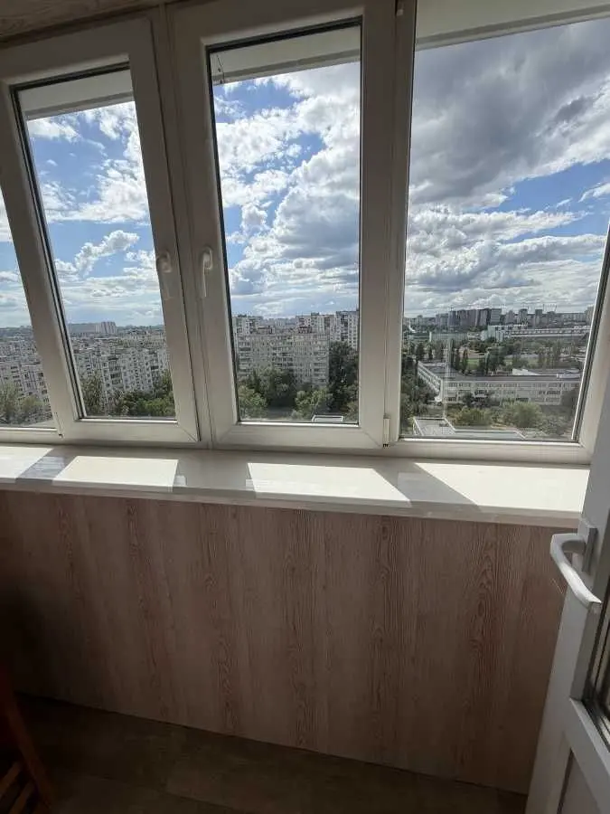 Фото Зняти 3 кімнатну квартиру, Левка Лукʼяненка вул. (Маршала Тимошенка)  Київ в довгострокову оренду, ціна: 20000 UAH, код 5636