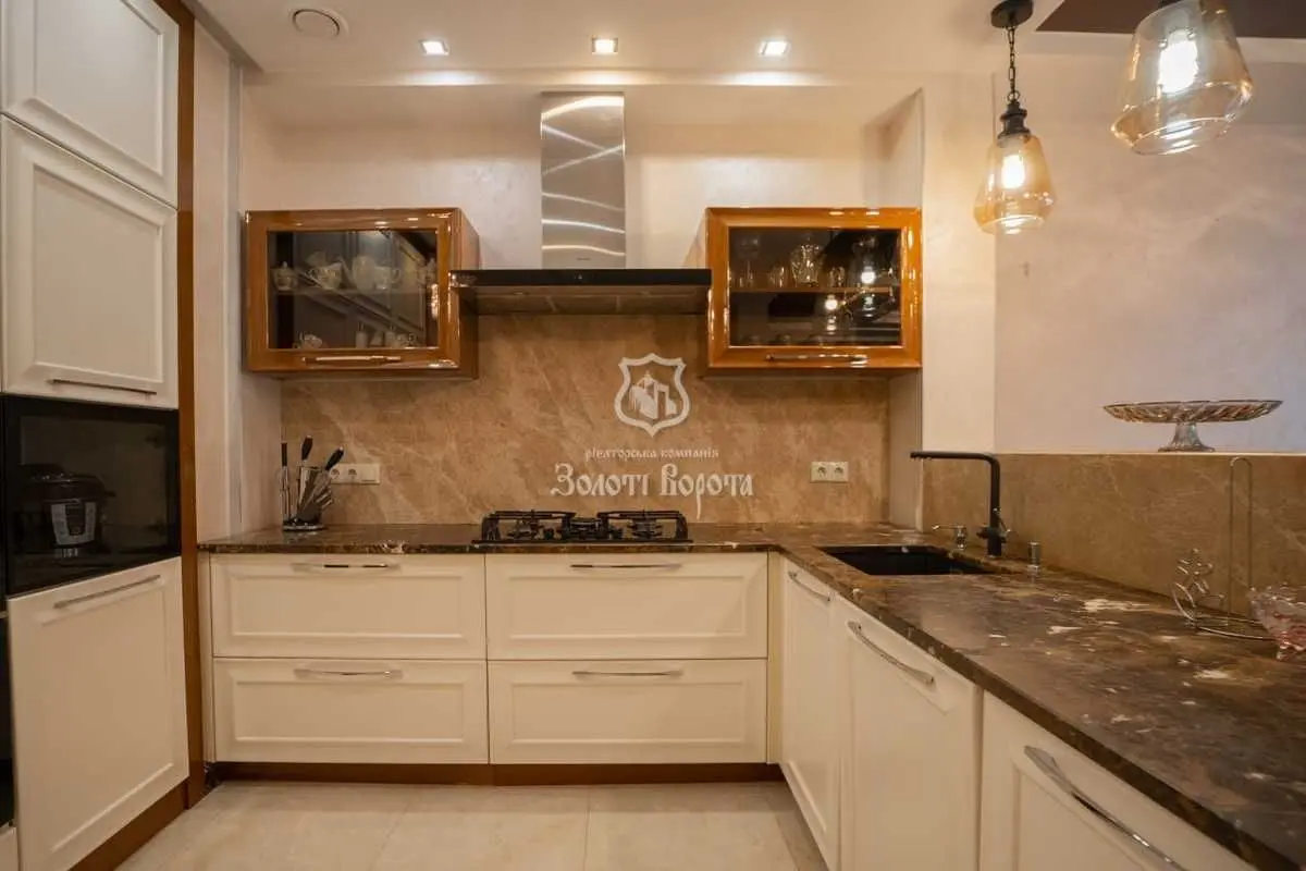 Фото Selling a house, 200 sq.m., Bohatyrskyi proyizd  Kyiv, price: 280000 USD, code 5642