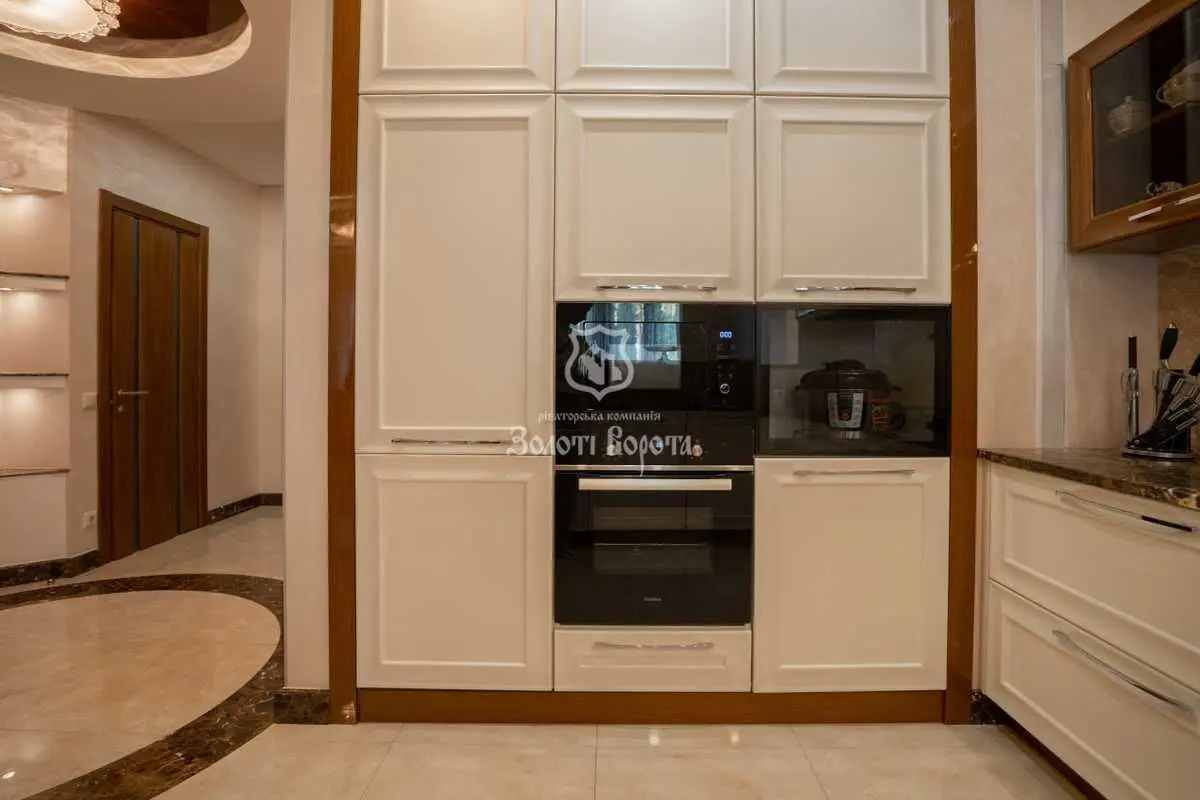 Фото Selling a house, 200 sq.m., Bohatyrskyi proyizd  Kyiv, price: 280000 USD, code 5642
