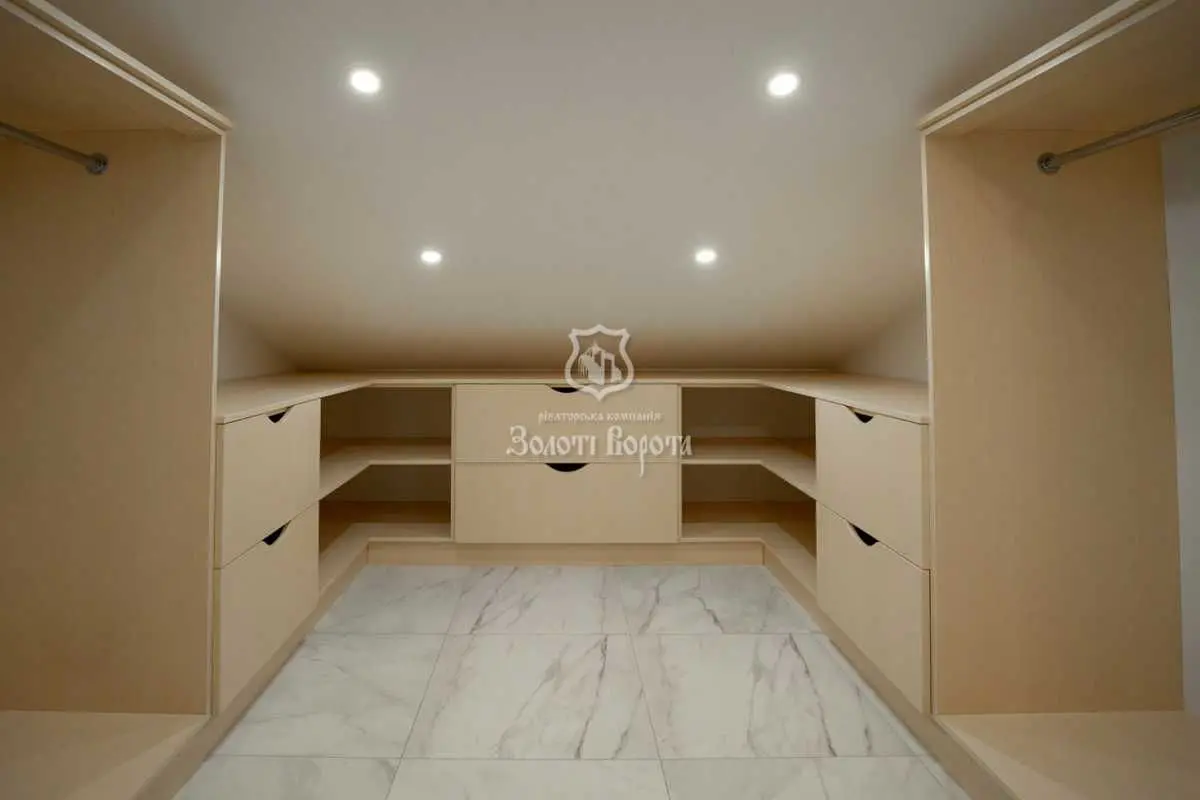 Фото Selling a house, 200 sq.m., Bohatyrskyi proyizd  Kyiv, price: 280000 USD, code 5642