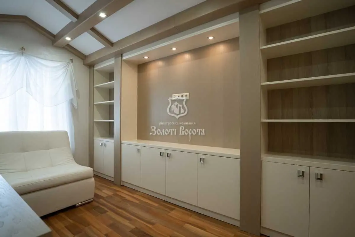 Фото Selling a house, 200 sq.m., Bohatyrskyi proyizd  Kyiv, price: 280000 USD, code 5642