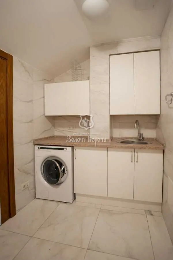Фото Selling a house, 200 sq.m., Bohatyrskyi proyizd  Kyiv, price: 280000 USD, code 5642