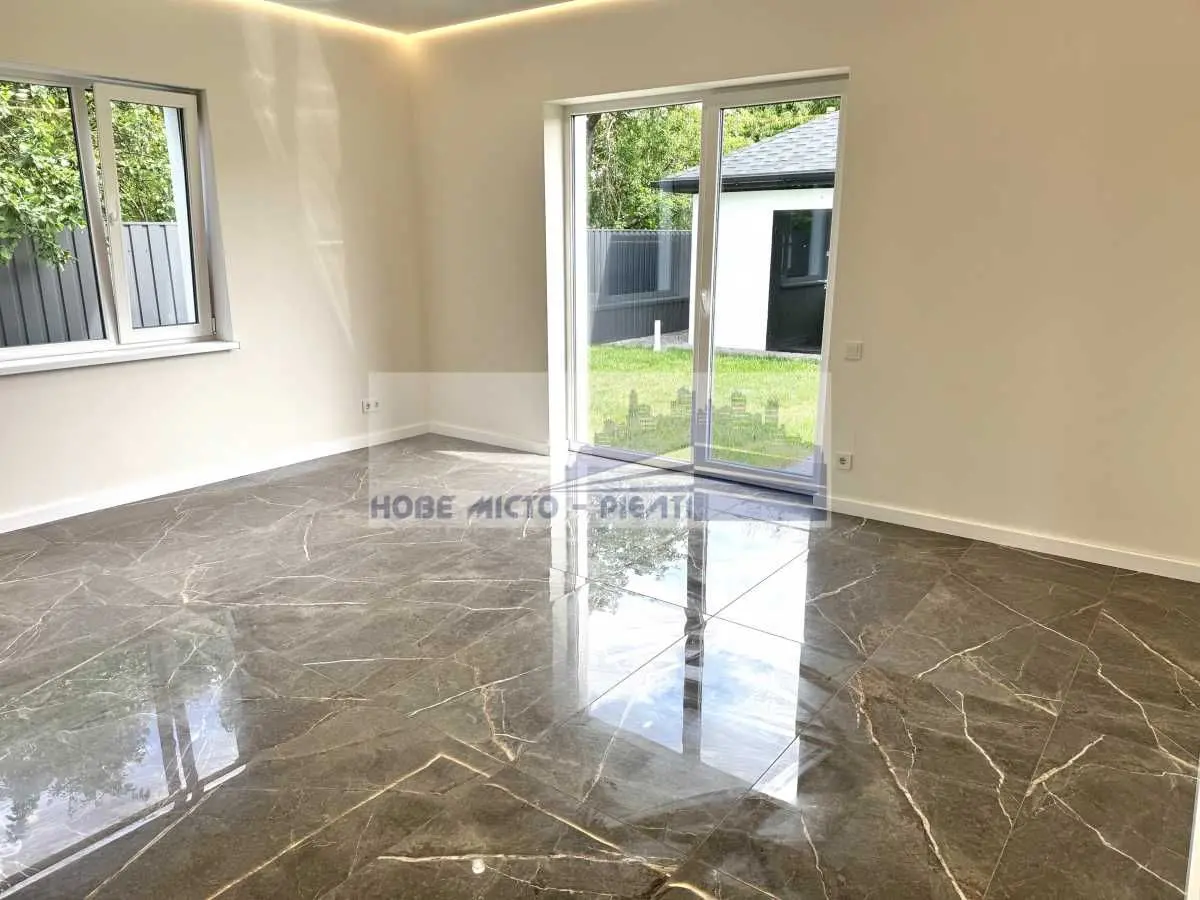 Фото Продаю дом, 165 кв. м, 56-я Садовая ул.  Киев, цена: 250000 USD, код 5645
