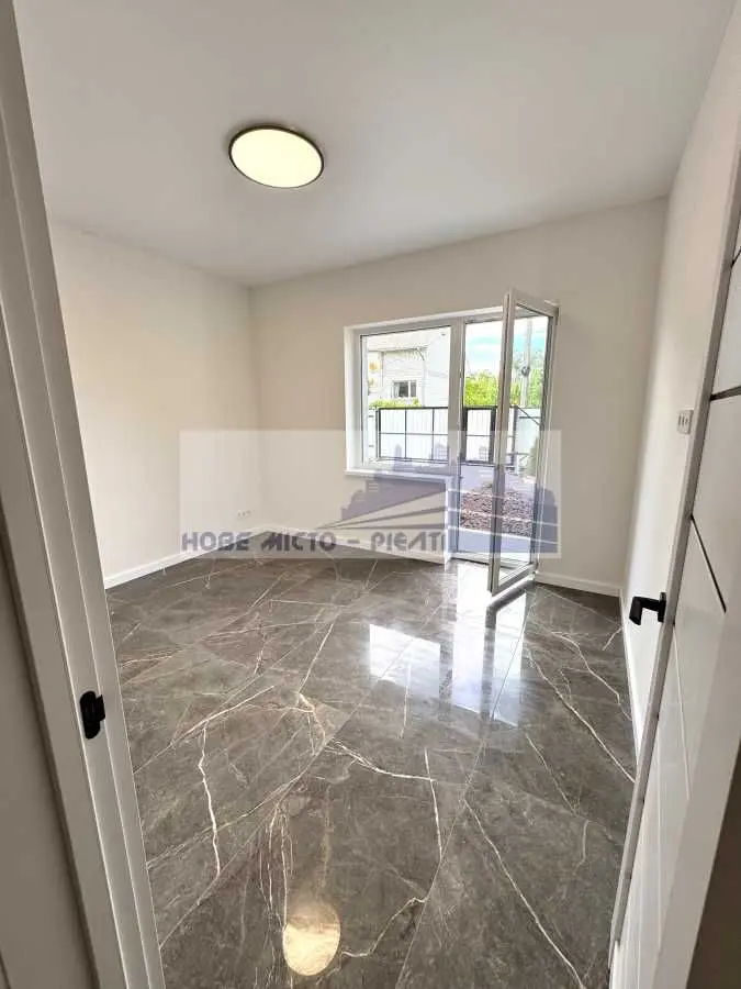 Фото Продаю дом, 165 кв. м, 56-я Садовая ул.  Киев, цена: 250000 USD, код 5645