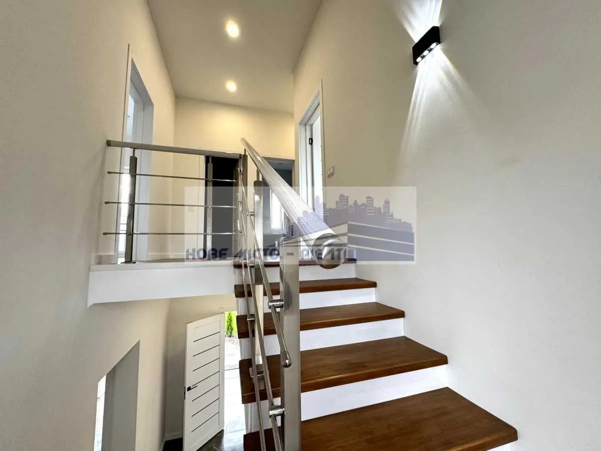 Фото Продаю дом, 165 кв. м, 56-я Садовая ул.  Киев, цена: 250000 USD, код 5645