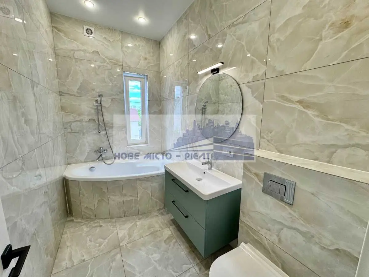 Фото Продаю дом, 165 кв. м, 56-я Садовая ул.  Киев, цена: 250000 USD, код 5645
