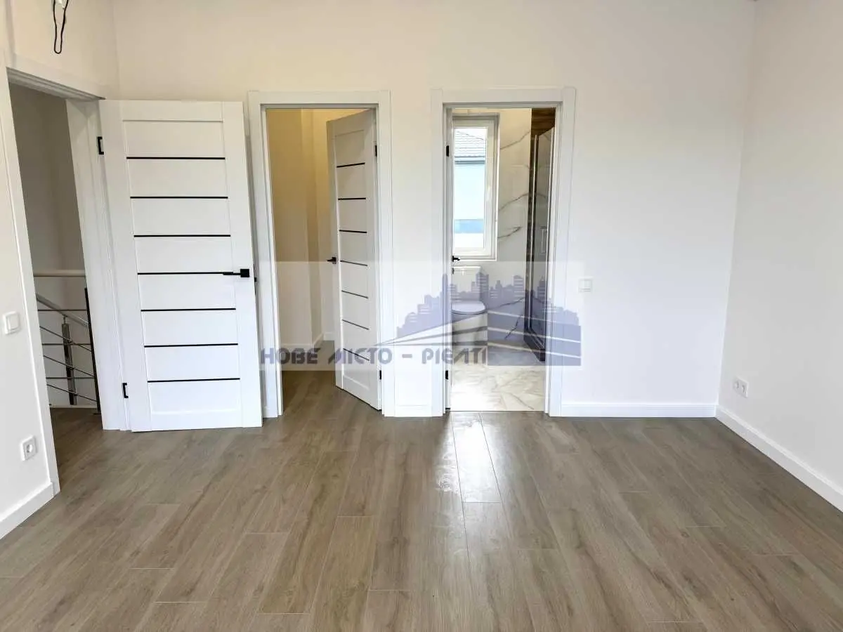 Фото Продаю дом, 165 кв. м, 56-я Садовая ул.  Киев, цена: 250000 USD, код 5645