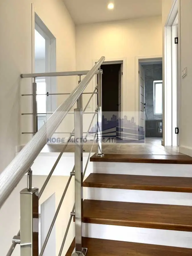 Фото Продаю дом, 165 кв. м, 56-я Садовая ул.  Киев, цена: 250000 USD, код 5645