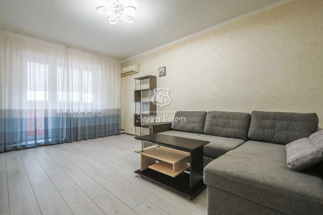 Фото Selling a 1-room apartment, 45 sq.m., Revutskoho Street 42а Kyiv, price: 95000 USD, code 5647