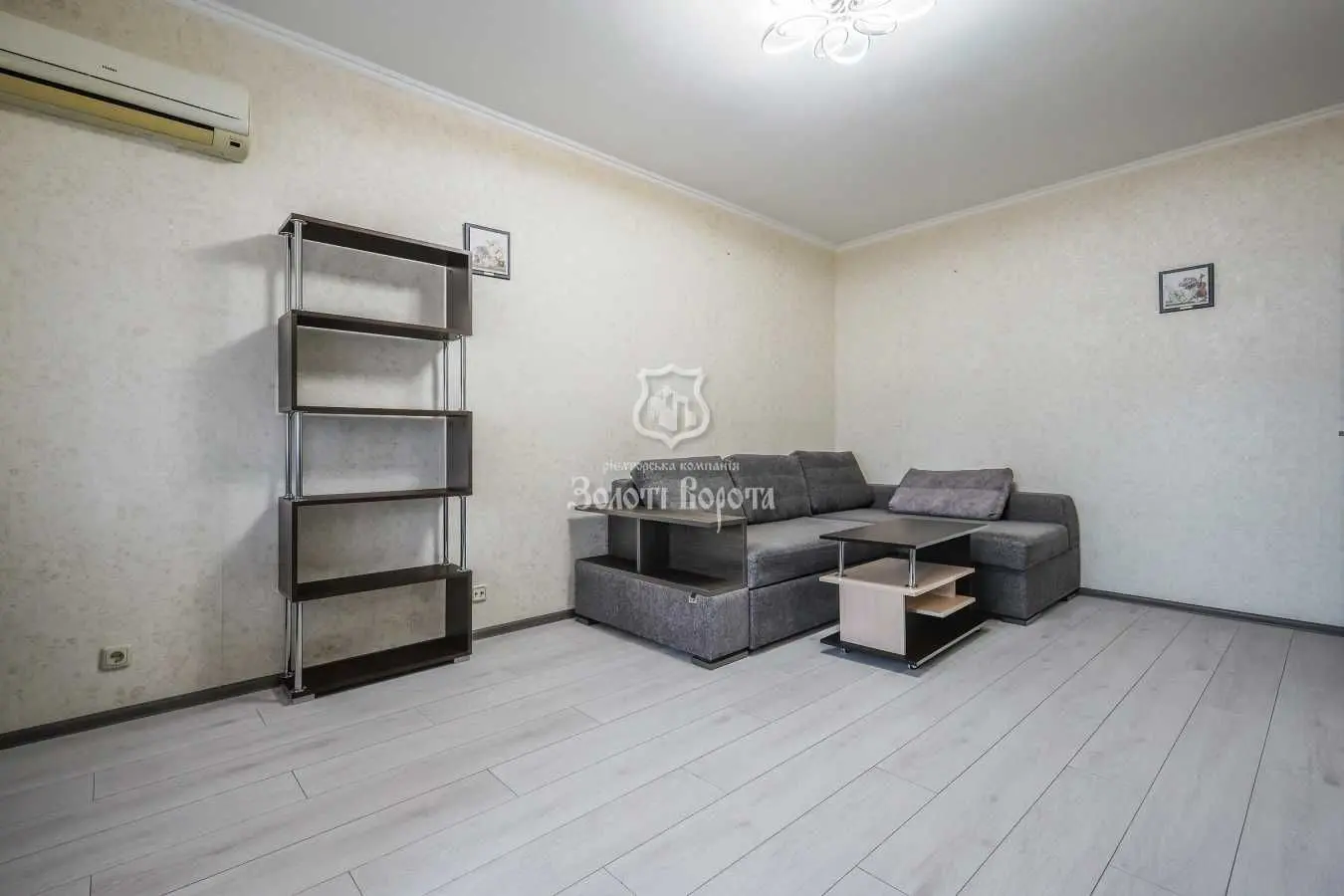 Фото Selling a 1-room apartment, 45 sq.m., Revutskoho Street 42а Kyiv, price: 95000 USD, code 5647