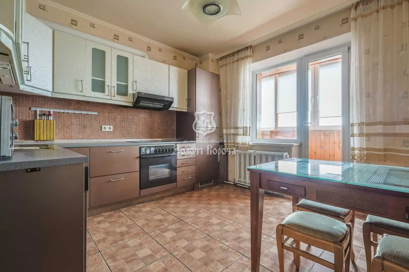Фото Selling a 1-room apartment, 45 sq.m., Revutskoho Street 42а Kyiv, price: 95000 USD, code 5647