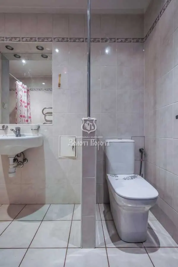 Фото Selling a 1-room apartment, 45 sq.m., Revutskoho Street 42а Kyiv, price: 95000 USD, code 5647