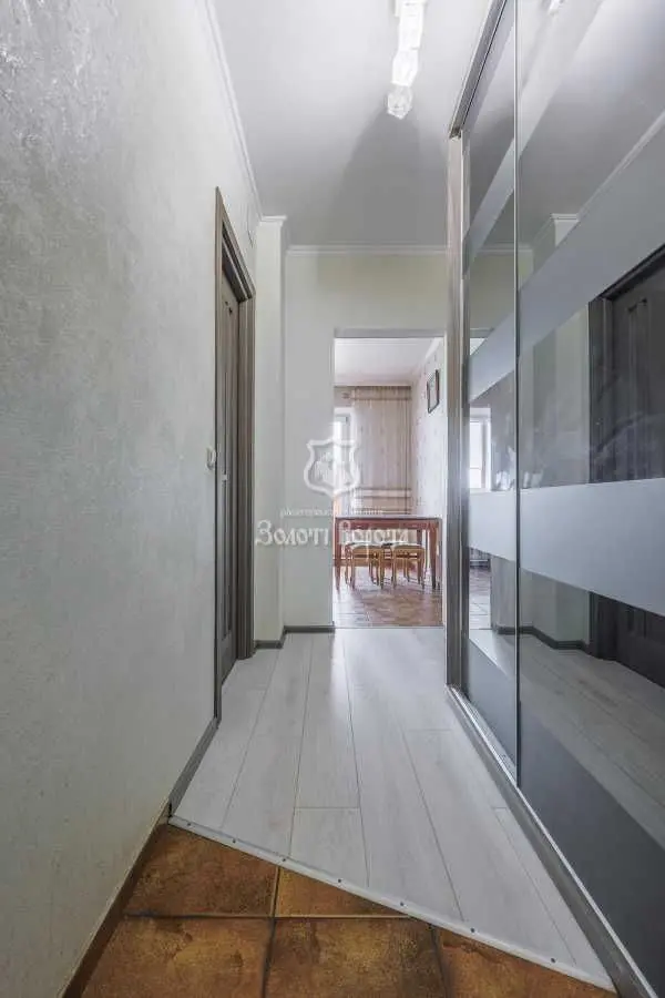 Фото Selling a 1-room apartment, 45 sq.m., Revutskoho Street 42а Kyiv, price: 95000 USD, code 5647