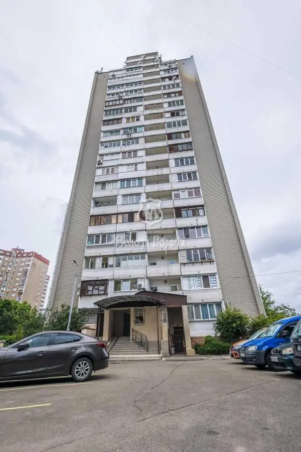 Фото Selling a 1-room apartment, 45 sq.m., Revutskoho Street 42а Kyiv, price: 95000 USD, code 5647