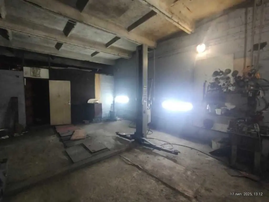 Фото Продаю паркінг, гараж, 132 кв. м, Пухівська вул.  Київ, ціна: 43000 USD, код 5651