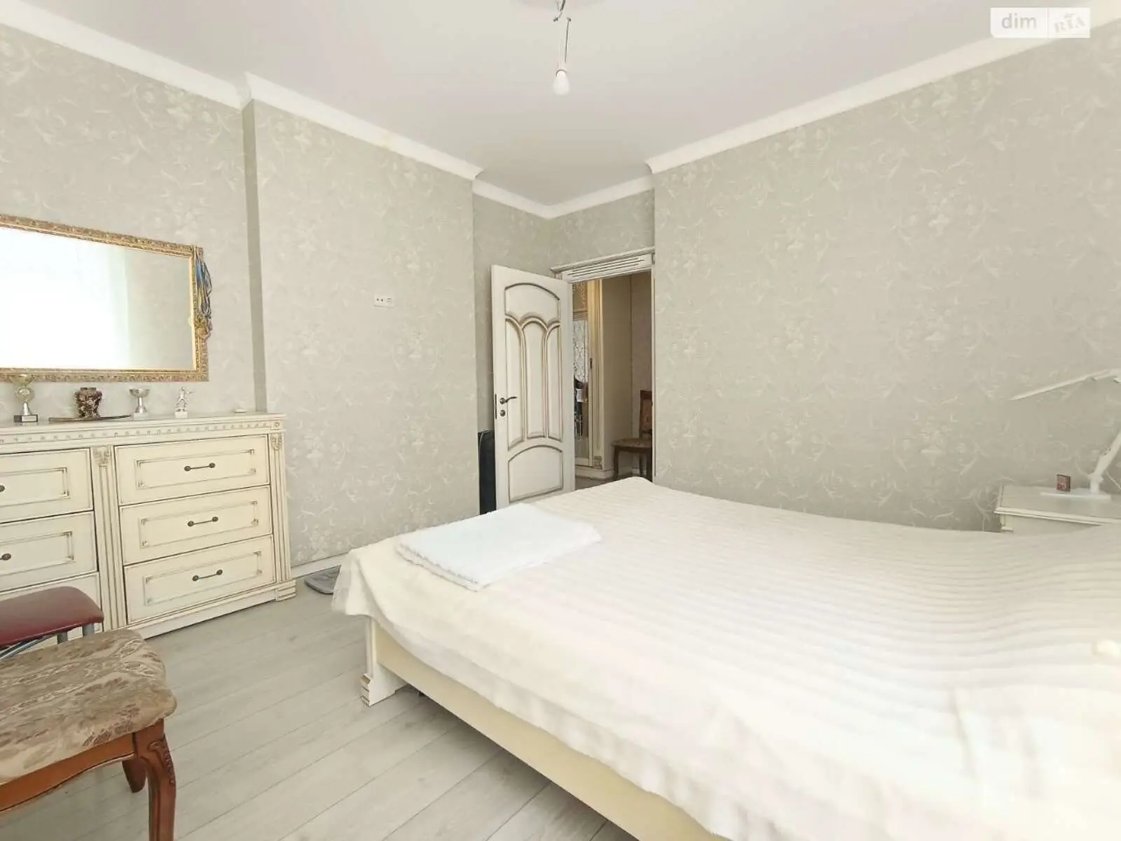 Фото Selling a 2-room apartment, 63 sq.m., Yelyzavety Chavdar Street 8 Kyiv, price: 110000 $, code 5654
