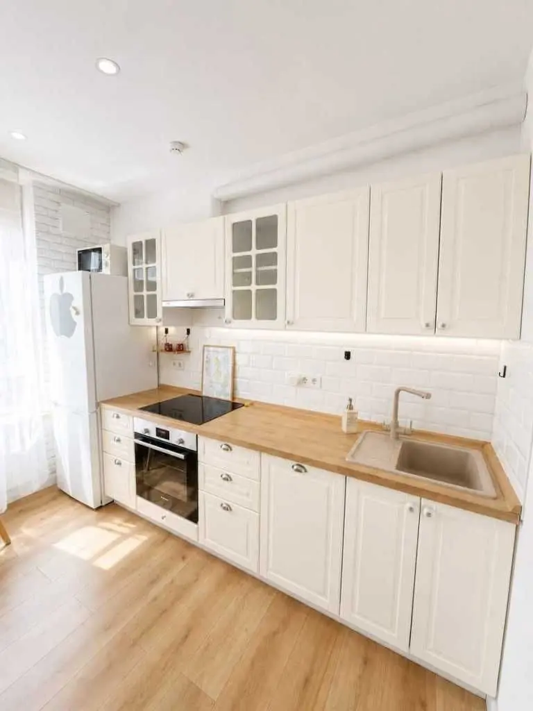 Фото Selling a 1-room apartment, 30.8 sq.m., Saliutna Street  Kyiv, price: 114500 USD, code 5657