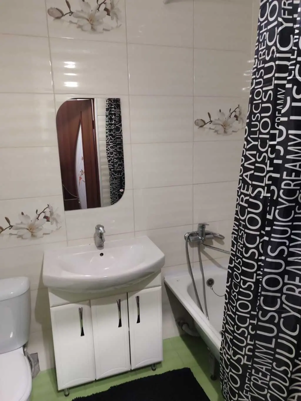 Фото Selling a 1-room apartment, 37 sq.m., Buchanske Road  Hostomel, price: 44500 USD, code 5658