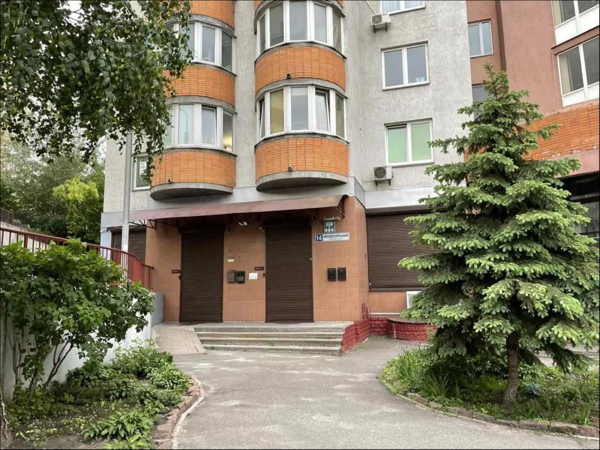 Фото Продаю офіс, 131 кв. м, Феодосійський пров. 14 Київ, ціна: 183400 USD, код 5668
