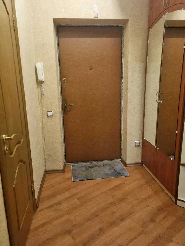 Фото Selling a 1-room apartment, 40 sq.m., Petra Hryhorenka Avenue  Kyiv, price: 60000 USD, code 5682