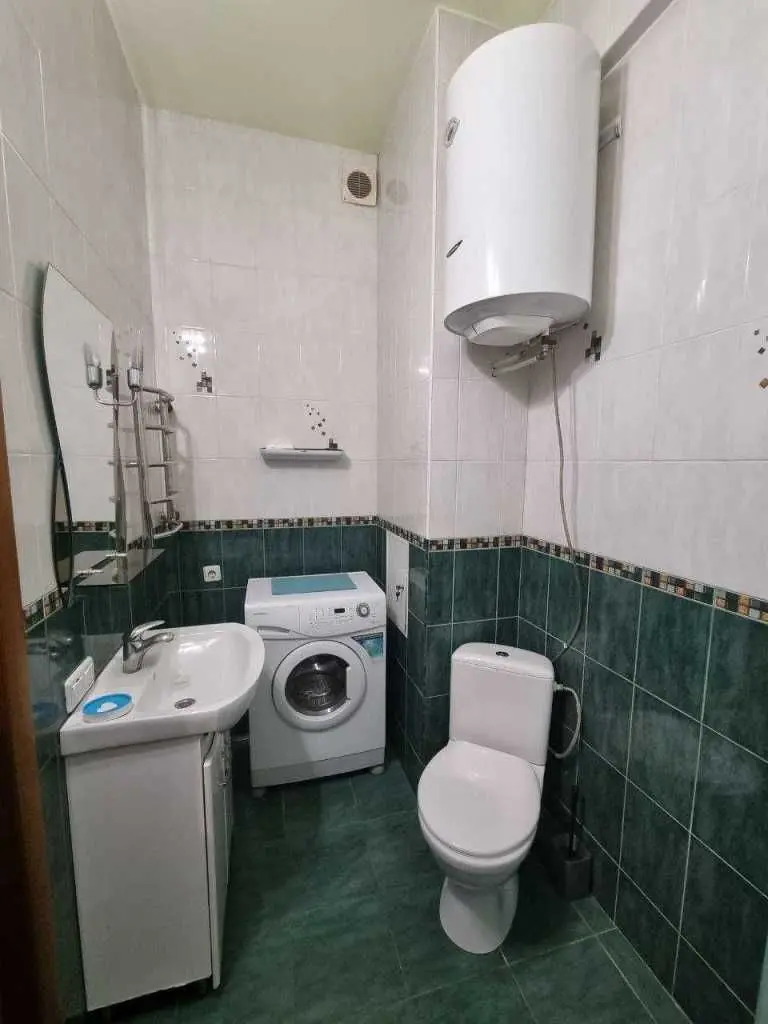 Фото Selling a 1-room apartment, 40 sq.m., Petra Hryhorenka Avenue  Kyiv, price: 60000 USD, code 5682
