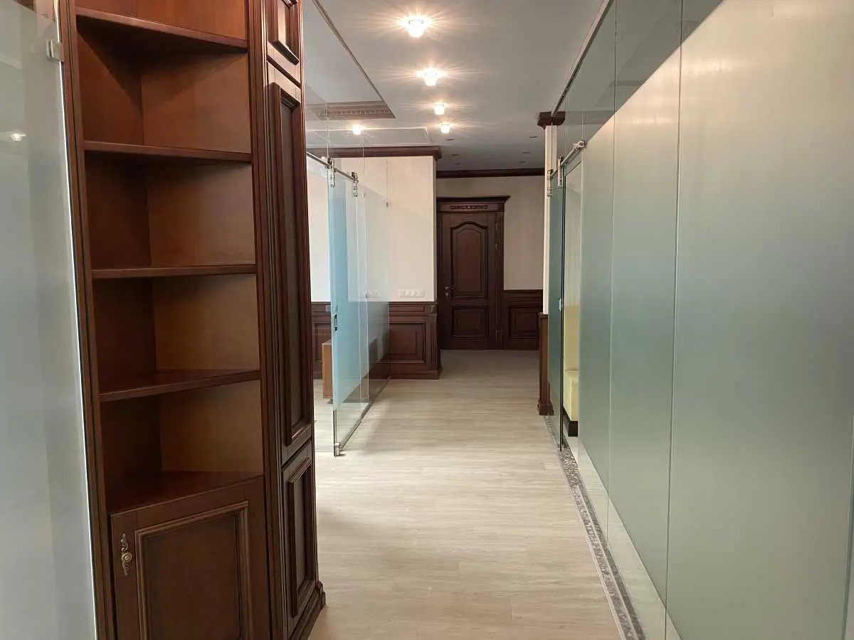 Фото Rent an office, Instytutska Street  Kyiv for long-term rent, price: 6500 USD, code 5684
