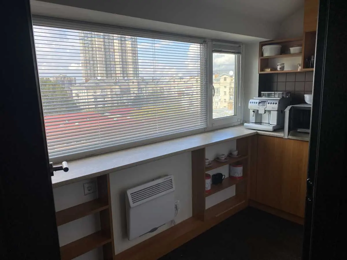 Фото Rent an office, Lypska Street 19/7 Kyiv for long-term rent, price: 3100 USD, code 5685