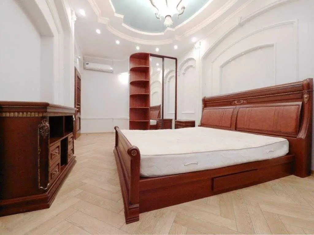 Фото Зняти 3 кімнатну квартиру, Саксаганського вул. 121 Київ в довгострокову оренду, ціна: 1200 USD, код 5686