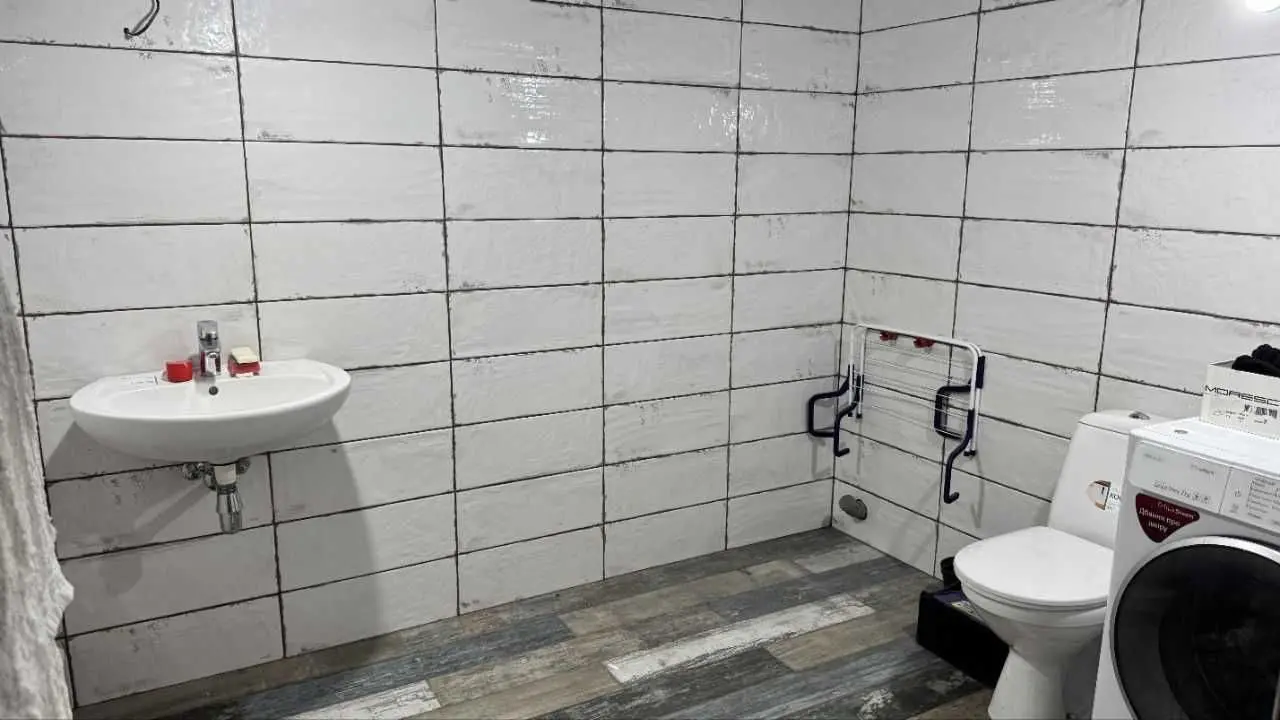 Фото Продаю 3 кімнатну квартиру, 123 кв. м, Будівельників вул.  Українка, ціна: 98000 USD, код 5691