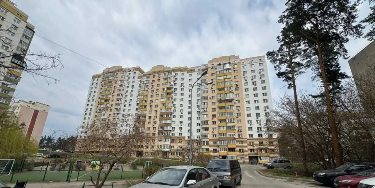 Фото Продаю 3 кімнатну квартиру, 123 кв. м, Будівельників вул.  Українка, ціна: 98000 USD, код 5691