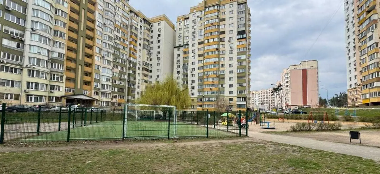 Фото Продаю 3 кімнатну квартиру, 123 кв. м, Будівельників вул.  Українка, ціна: 98000 USD, код 5691