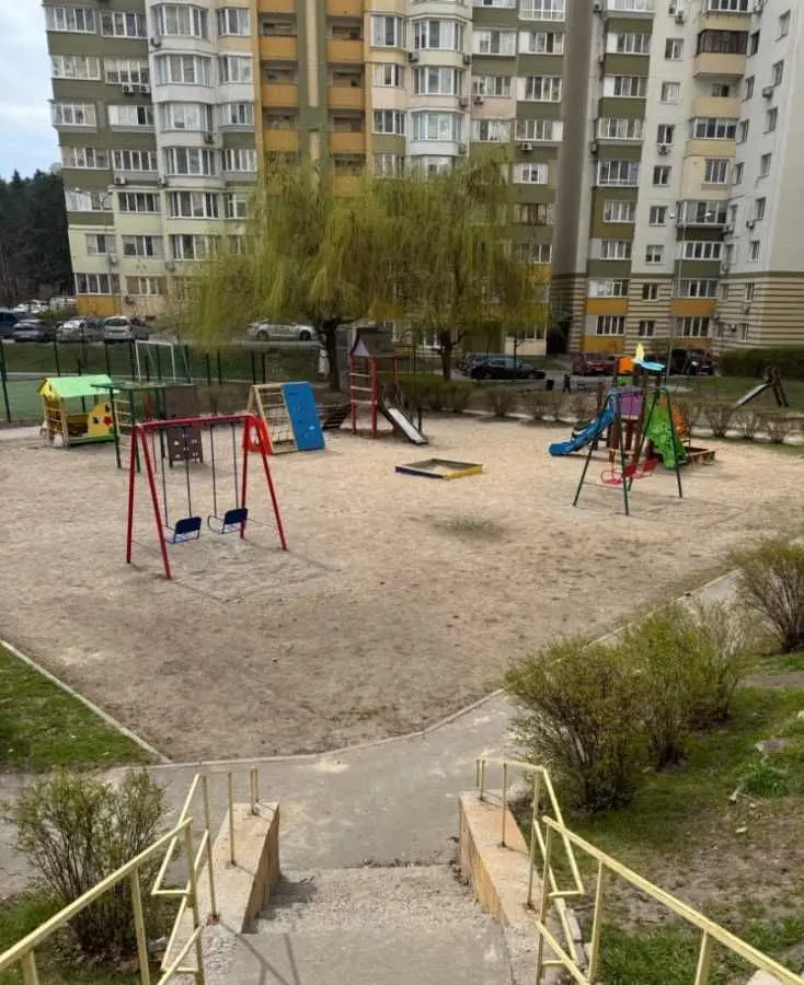 Фото Продаю 3 кімнатну квартиру, 123 кв. м, Будівельників вул.  Українка, ціна: 98000 USD, код 5691