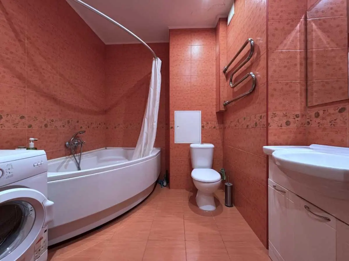 Фото Продаю 2 кімнатну квартиру, 60 кв. м, Урлівська вул. 11/44 Київ, ціна: 78000 USD, код 5700