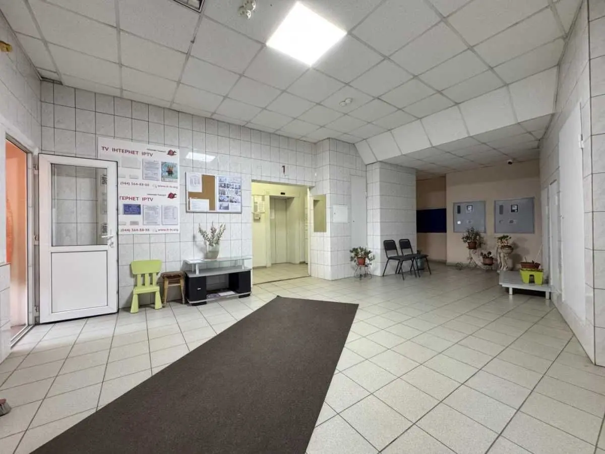 Фото Продаю 2 кімнатну квартиру, 60 кв. м, Урлівська вул. 11/44 Київ, ціна: 78000 USD, код 5700