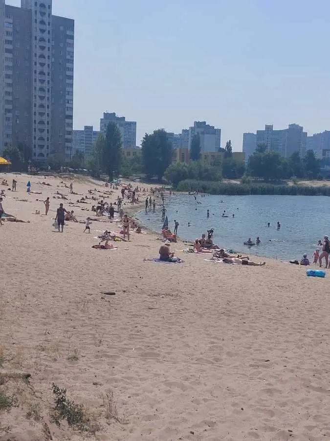 Фото Зняти 2 кімнатну квартиру, Ревуцького вул.  Київ в довгострокову оренду, ціна: 15500 UAH, код 5703