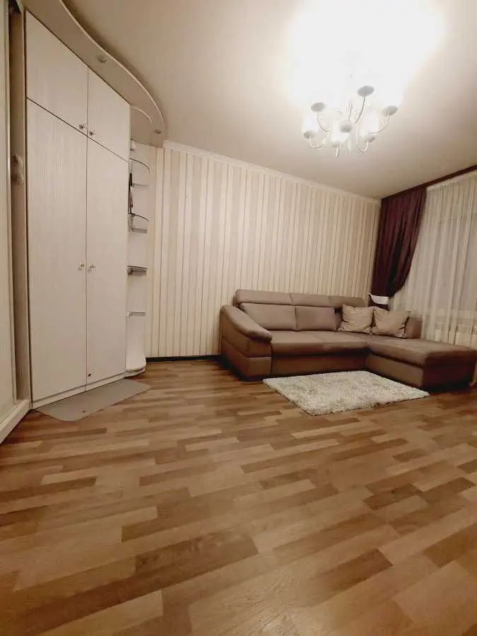 Фото Зняти 2 кімнатну квартиру, Ревуцького вул. 18 Київ в довгострокову оренду, ціна: 18000 UAH, код 5704