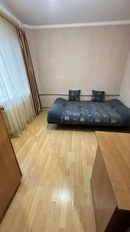 Фото Зняти 3 кімнатну квартиру, Героїв Крут вул. (Валентини Терешкової) 49 Одеса в довгострокову оренду, ціна: 3000 UAH, код 5705