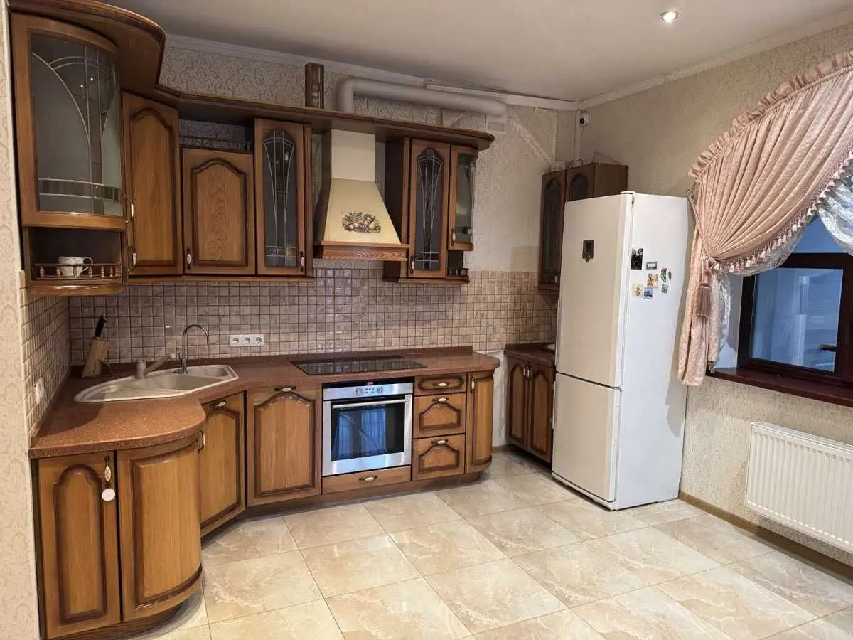 Фото Зняти будинок, Васильківський пров. 14 Київ в довгострокову оренду, ціна: 4500 USD, код 5726