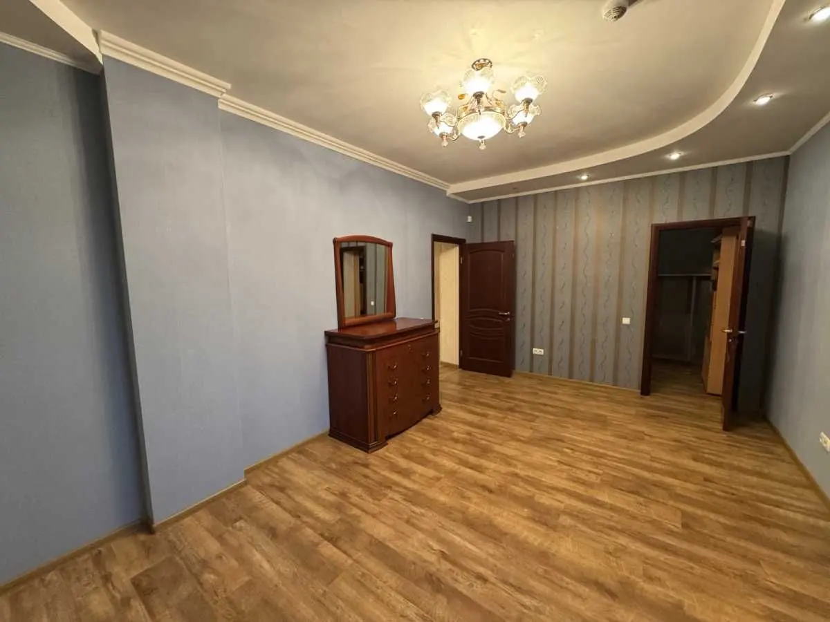 Фото Зняти будинок, Васильківський пров. 14 Київ в довгострокову оренду, ціна: 4500 USD, код 5726