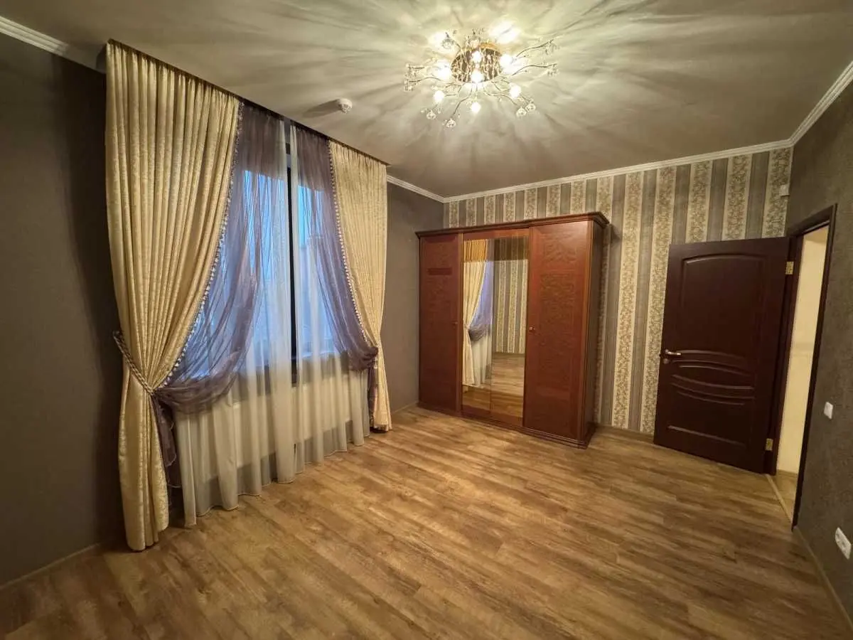 Фото Зняти будинок, Васильківський пров. 14 Київ в довгострокову оренду, ціна: 4500 USD, код 5726
