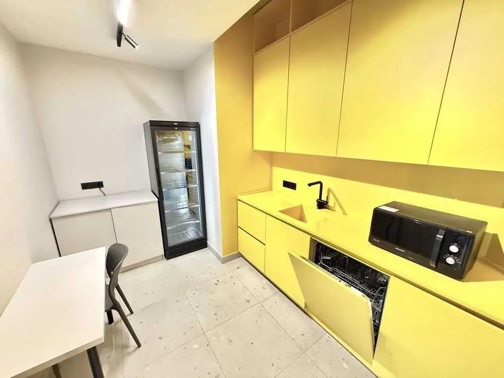 Фото Rent an office, Velyka Vasylkivska Street 72 Kyiv for long-term rent, price: 5999 USD, code 5732