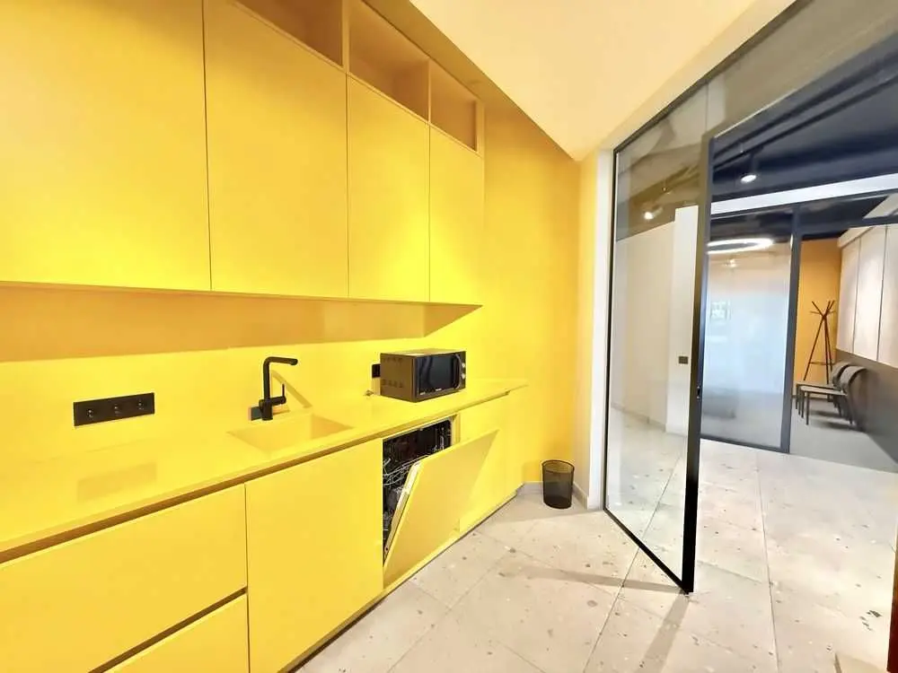 Фото Rent an office, Velyka Vasylkivska Street 72 Kyiv for long-term rent, price: 5999 USD, code 5732